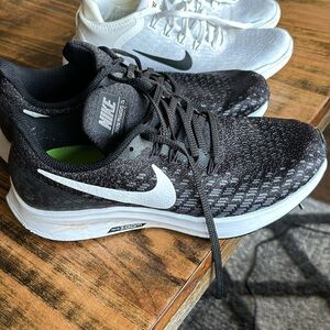 Women’s Nike shoes, size 7.